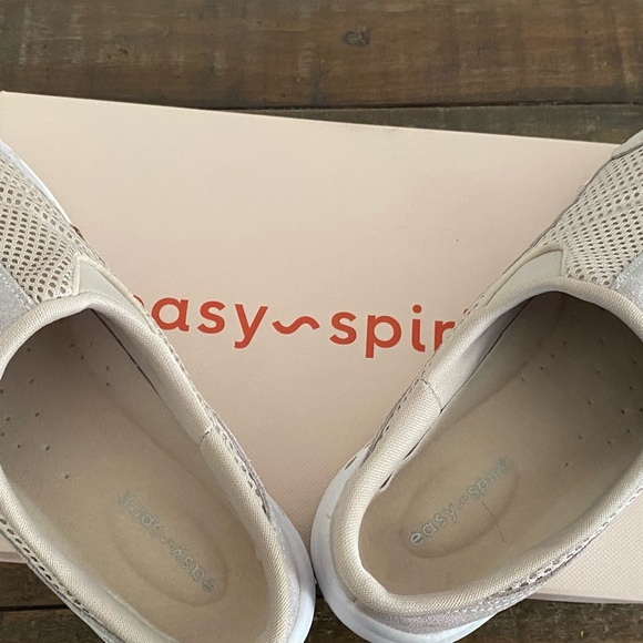 Easy Spirit Women's Light Tan Mesh Slip-On Sneakers - Picture 3 of 5